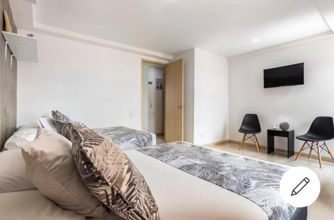 Beautiful & Comfortable Apartment In Laureles Medellín Eksteriør billede
